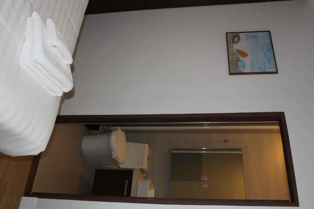 The Reef Hotel And Residences Олонгапо Екстериор снимка