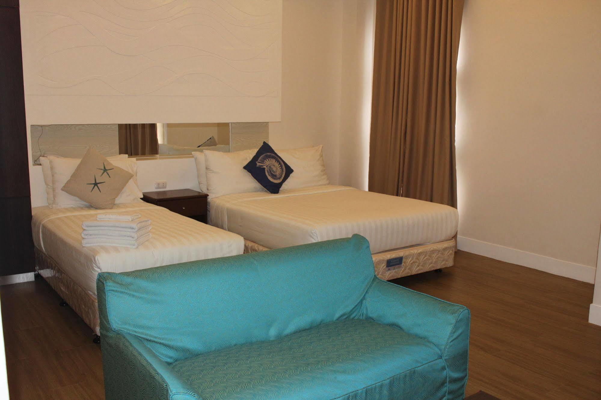 The Reef Hotel And Residences Олонгапо Екстериор снимка